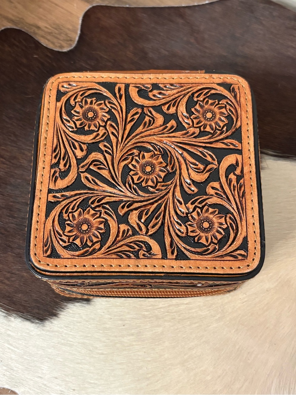 Hand-Tooled Floral Leather Jewelry Box in Tan and Black